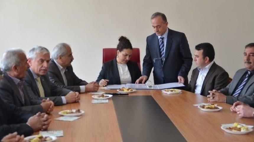 Tosya&rsquo;da Başkan Şahin Mazbatasını Aldı