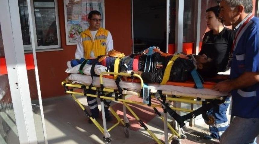 Otomobil İle Motosiklet &Ccedil;arpıştı: 1 Ağır Yaralı