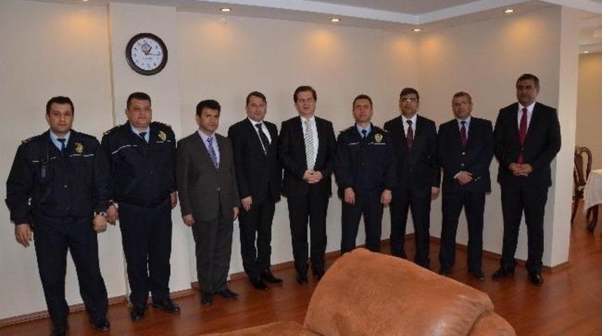 Osmaniye Emniyet M&uuml;d&uuml;r&uuml; Ceren, Ayhan&rsquo;a Veda Yemeği Verdi