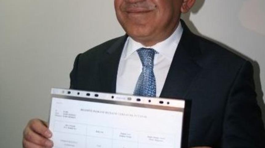 Mhp&rsquo;li Kars Belediye Başkanı Murtaza Kara&ccedil;anta Mazbatasını Aldı