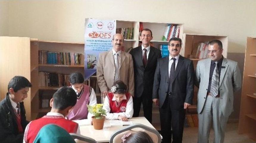 Afşin Milli Eğitim M&uuml;d&uuml;rl&uuml;ğ&uuml;&rsquo;nden Okullara Kitap Desteği