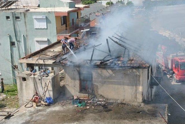 Antalya'da Ev Yangını