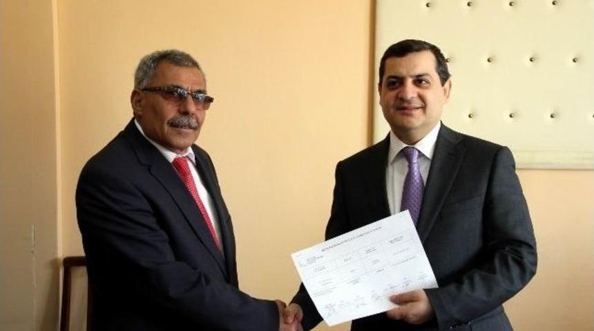 U&ccedil;hisar Belediye Başkanı Kararaslan, Mazbatasını Alarak G&ouml;revine Başladı