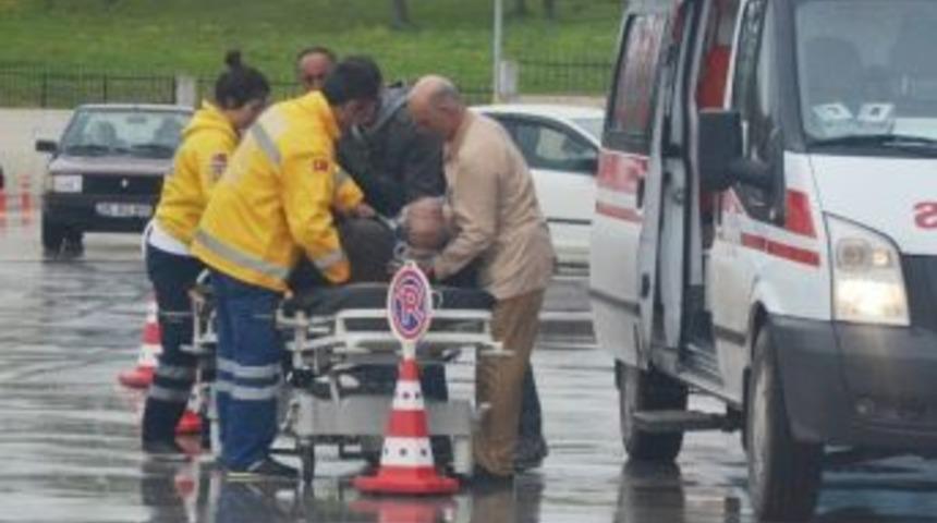 Bafra&rsquo;da Kaza: 3 Yaralı