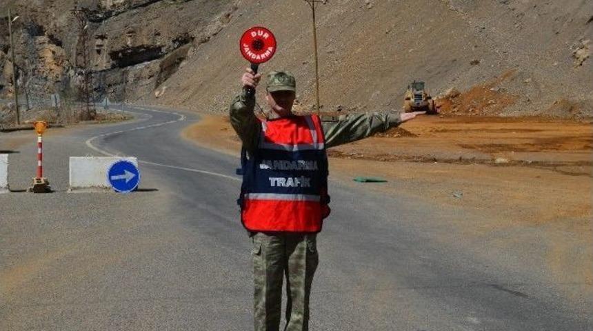 Jandarmadan Renkli Cam Ve Silik Plaka Kontr&ouml;l&uuml;