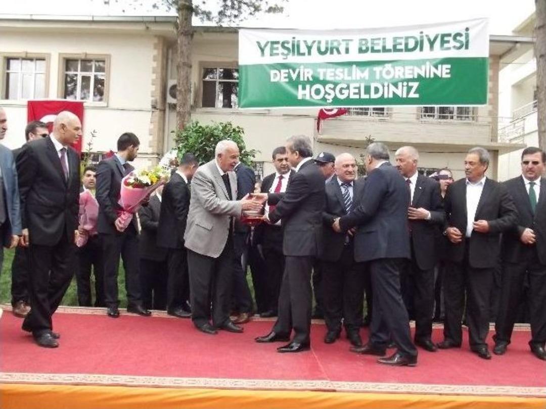 Bakan Eker'in Katılımıyla Yeşilyurt Belediyesi'nde G&ouml;rev Teslim T&ouml;reni Yapıldı