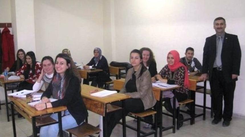 Edremit'te Halk Eğitimin Hazırlık Kurslarına Rekor Başvuru