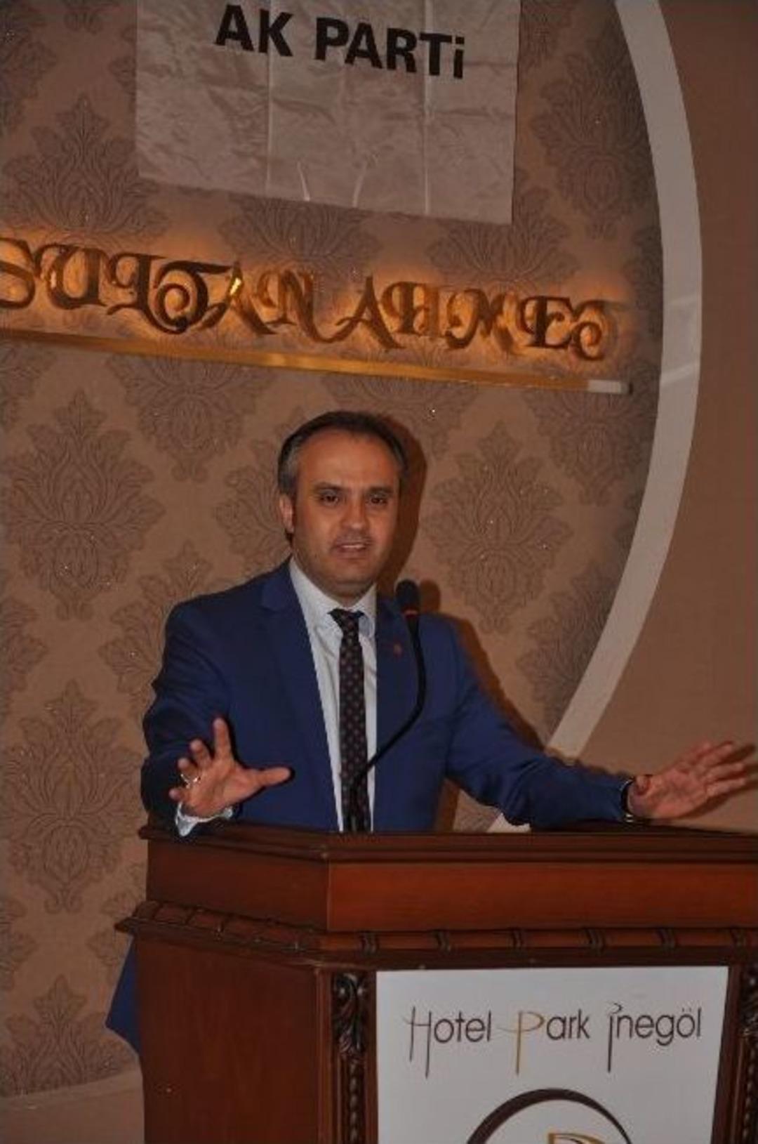 İneg&ouml;l Belediye Başkanı Alinur Aktaş&rsquo;tan Zafer Yemeği