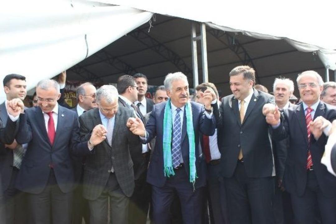 G&uuml;mr&uuml;k Ve Ticaret Bakanı Yazıcı: