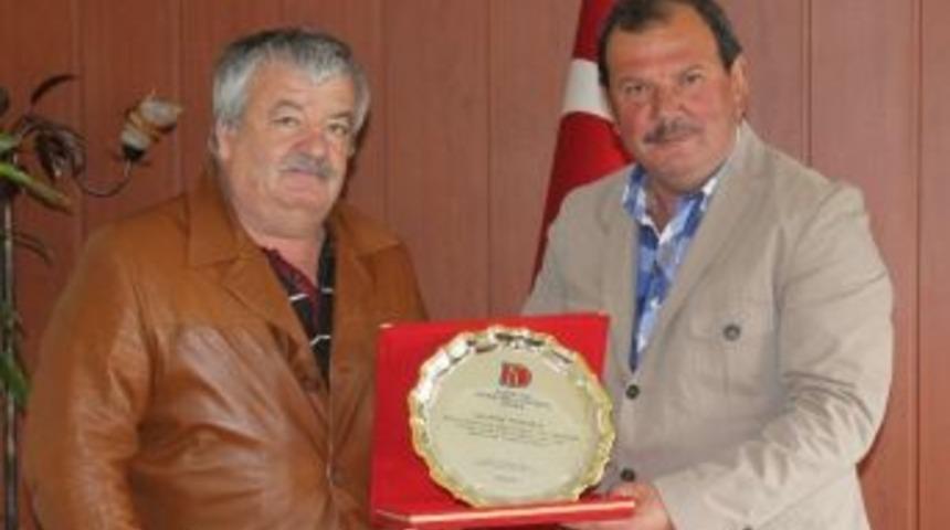 Havran&rsquo;da Lof&ccedil;alıoğlu&rsquo;na Ş&uuml;kran Plaketi