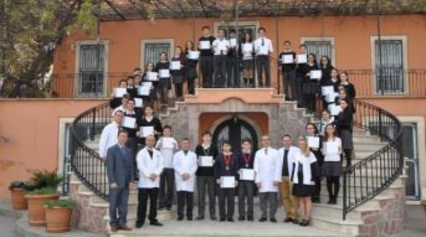 İtk&rsquo;lı &Ouml;ğrenciler Kanada Matematik Olimpiyatları&rsquo;nda D&uuml;nya Ve T&uuml;rkiye Dereceleriyle D&ouml;nd&uuml;ler