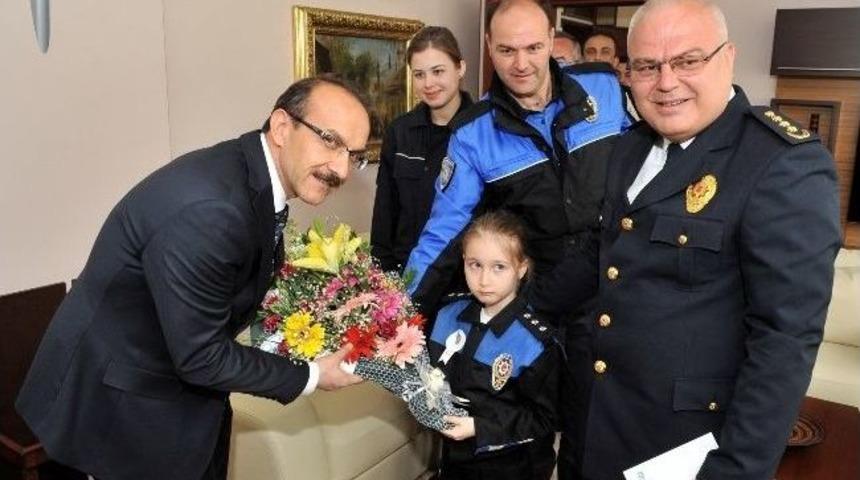 Uşak İl Emniyet M&uuml;d&uuml;r&uuml; Ve Emniyet Personelinden Vali Yavuz&rsquo;a Ziyaret