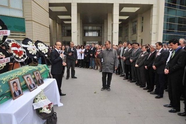 Uşak ta Beyin Cerrahı Yaşar Şenkal Son Yolculuğuna Uğurlandı 1