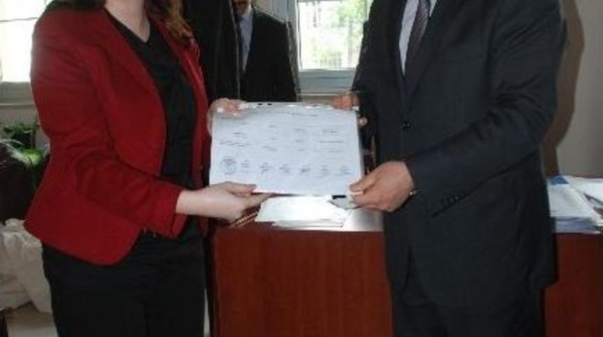 Başkan &Ouml;zcan Mazbatasını Aldı