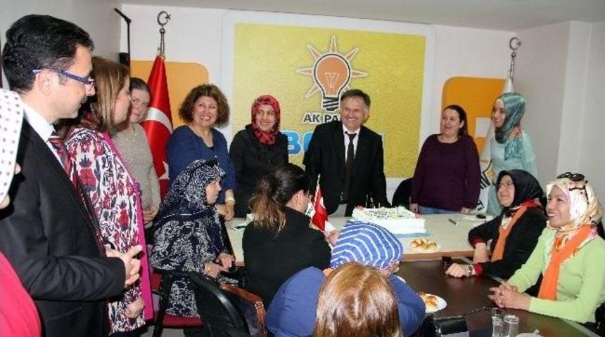 Ak Parti&rsquo;de Zafer Kutlamaları S&uuml;r&uuml;yor