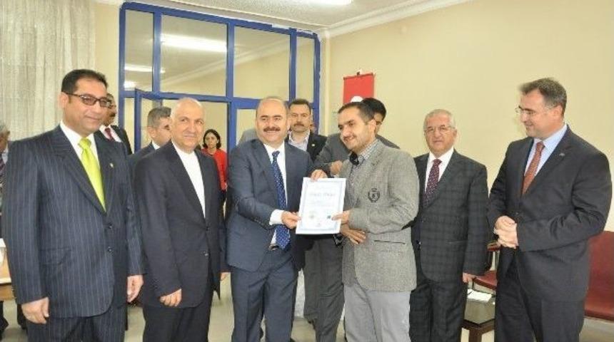 Arap&ccedil;a Dil Eğitimini Tamamlayan 28 Kişiye Sertifika Verildi