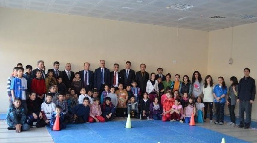 Baykan, Atletizm Ordusunu Giyindirecek