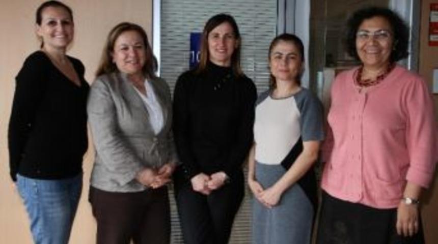 İzmir Ekonomi Araştırdı: "mutlu Yaşlı, Sağlıklı Besleniyor"