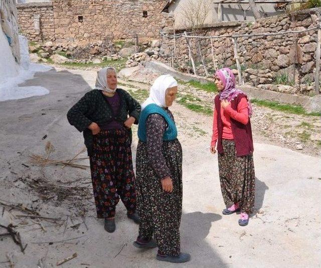 (özel Haber) Muhtarlık Koltuğunu 2 Oy Alan Eşine Kaptırdı