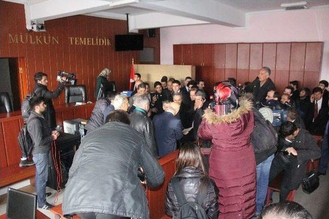 Erzurum Büyükşehir Belediye Başkanı Sekmen Mazbatasını Aldı