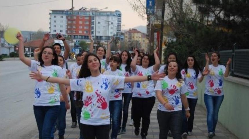 Boz&uuml;y&uuml;k'te D&uuml;nya Otizm Farkındalık G&uuml;n&uuml; Etkinlikleri