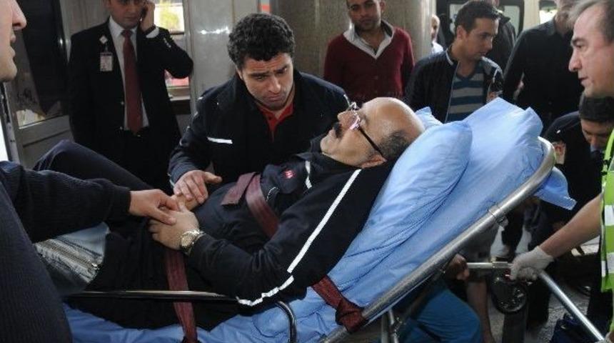 Havaalanı Personeli İle Taksiciler Arasında Kavga: 2 Yaralı