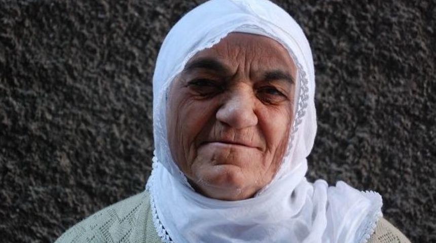 65 Yaşındaki Kadın Seyyar Satıcı