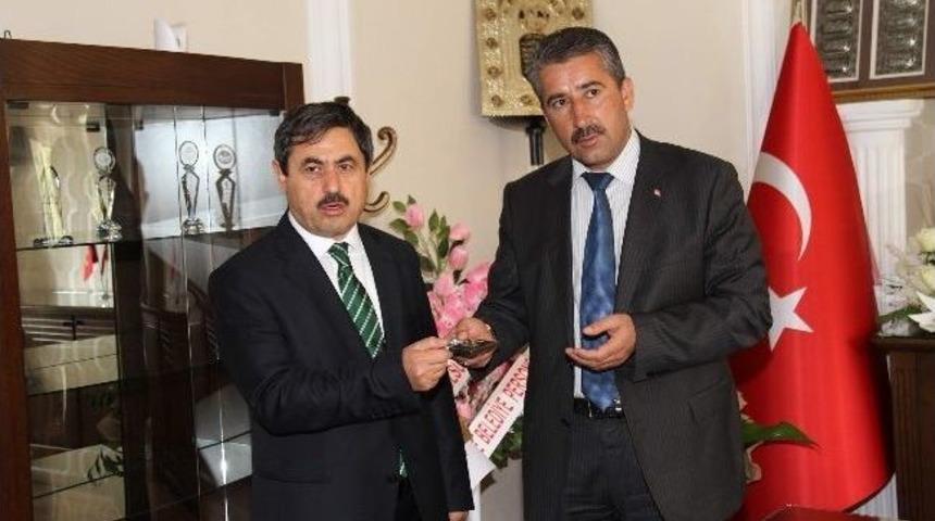 Darende Belediyesi&rsquo;nde G&ouml;rev Teslim T&ouml;reni Yapıldı