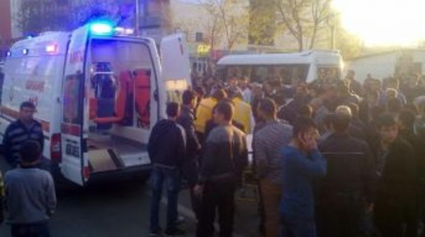 Motosikletin &Ccedil;arptığı Yaşlı Kadın Yaralandı