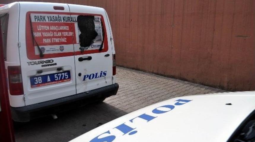 Olaya Giden Polis Ekibine Saldırı: 2 Polis Yaralı