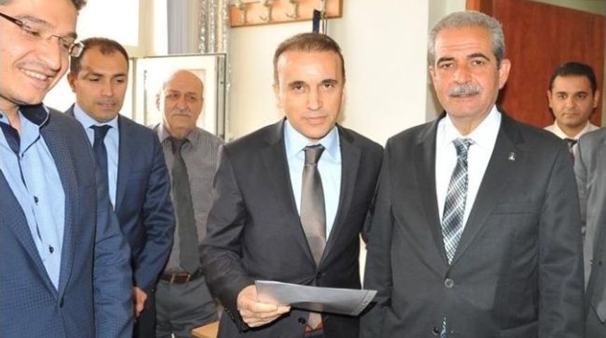 İl&ccedil;e Belediye Başkanları Mazbatalarını Aldı