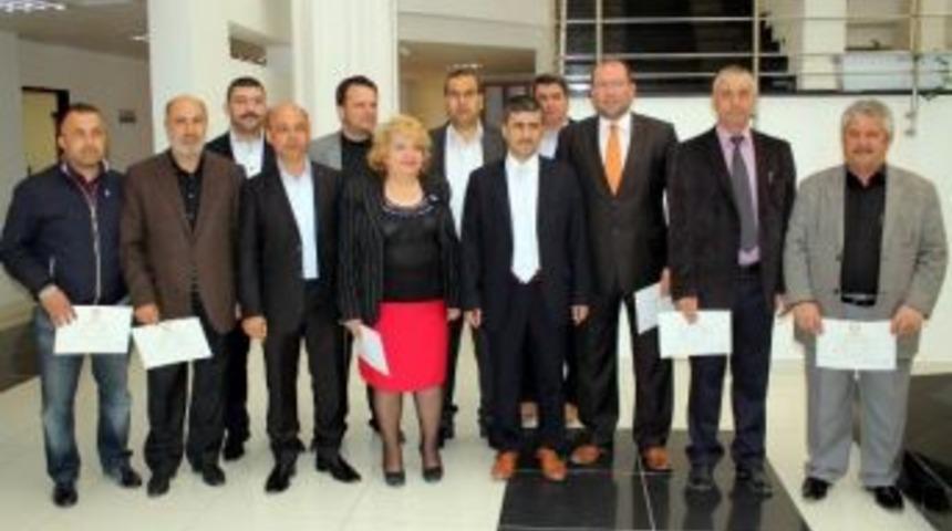 Ak Parti&rsquo;li Edremit Belediye Meclis &Uuml;yeleri Mazbatalarını Aldı