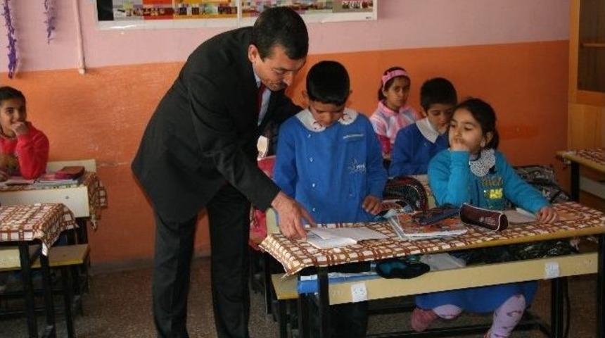 Elazığ Milli Eğitim M&uuml;d&uuml;r&uuml; İl&ccedil;eleri Gezdi