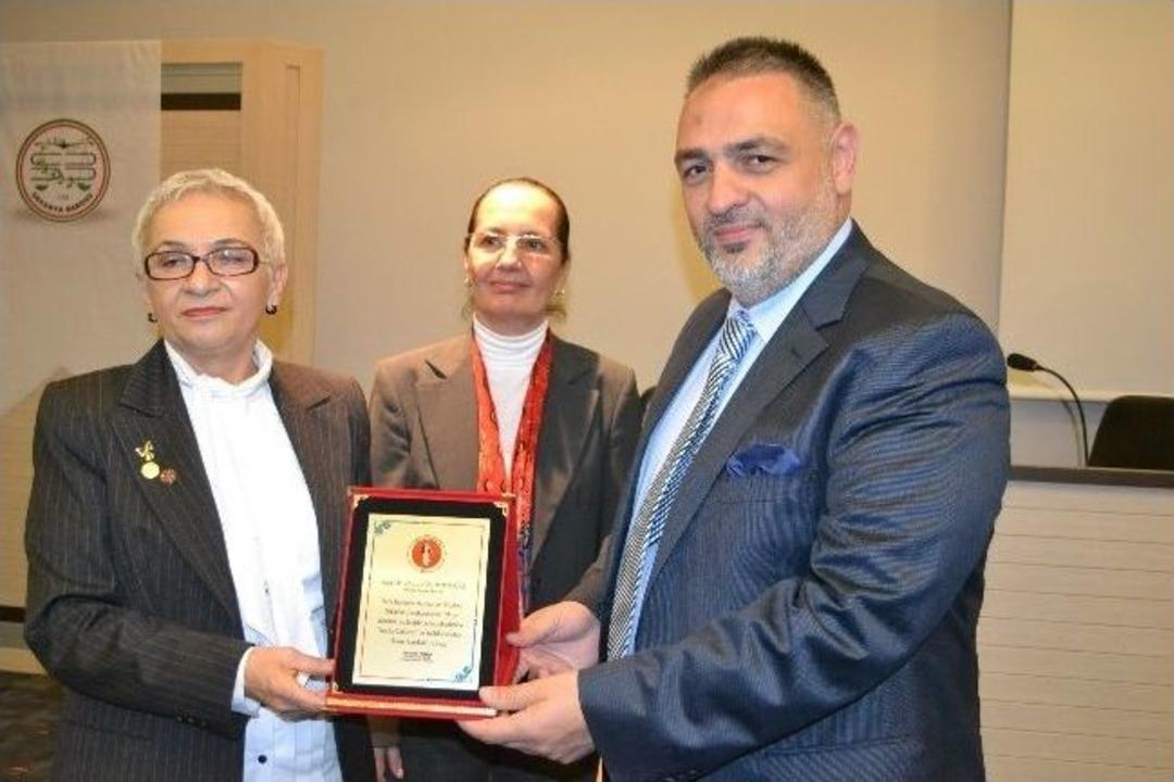 Kadın &Ccedil;alıştayı Kitap Haline Getirildi