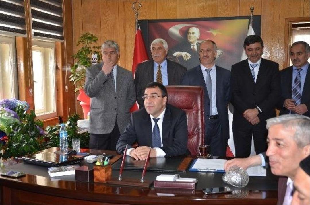 Belediye Başkanı Toksoy, Mazbatasını Alarak G&ouml;reve Başladı