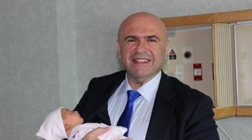 Eski Başkan Solak &Uuml;&ccedil;&uuml;nc&uuml; Kez Baba Oldu