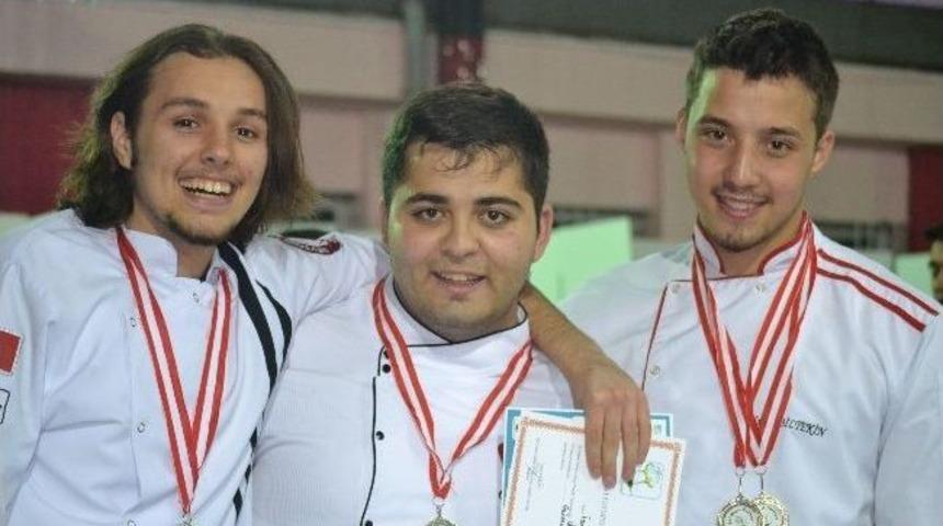 Aş&ccedil;ılık Programı &Ouml;ğrencilerinden 1 Altın, 4 G&uuml;m&uuml;ş Madalya