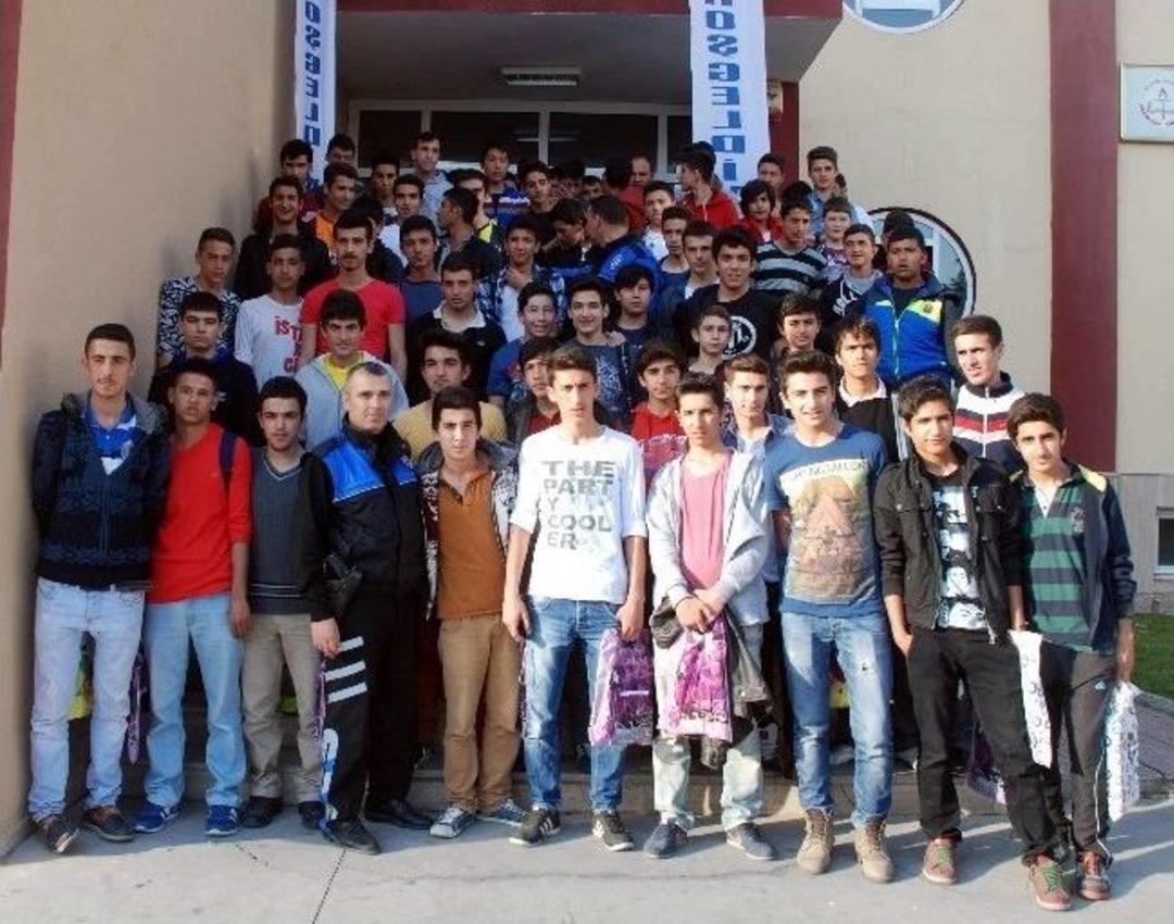Aydın Polisinden Gen&ccedil;lere Ve &Ccedil;ocuklara Zararlı Madde Semineri