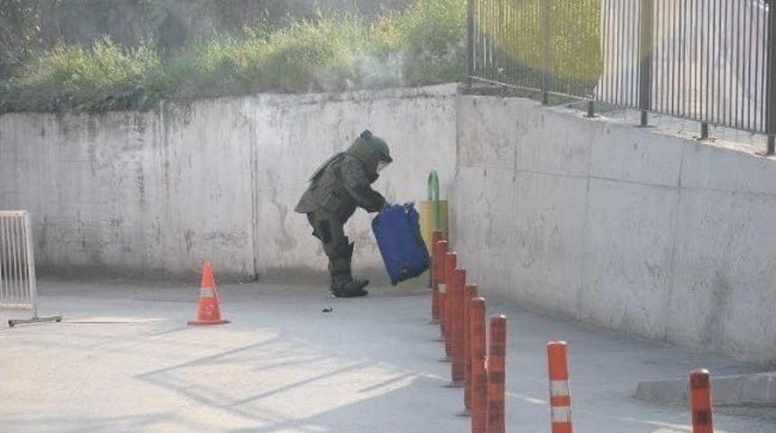 Hastane Bah&ccedil;esinde Bomba Paniği