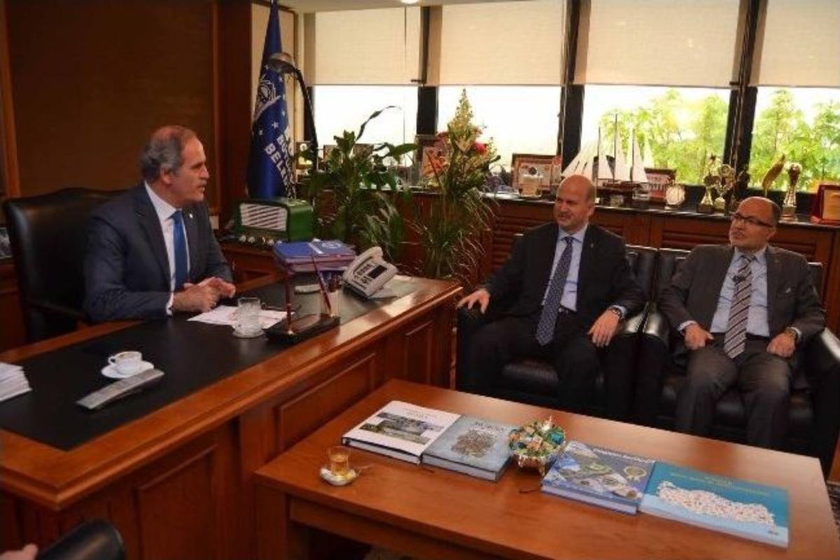 Ak Parti Bursa İl Y&ouml;netimi, Se&ccedil;im Kazanan Belediyeleri Ziyaret Etti
