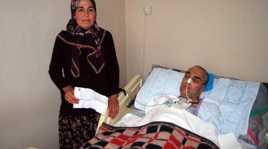 Yatağa Bağlı Eşi İ&ccedil;in Yardım Bekliyor