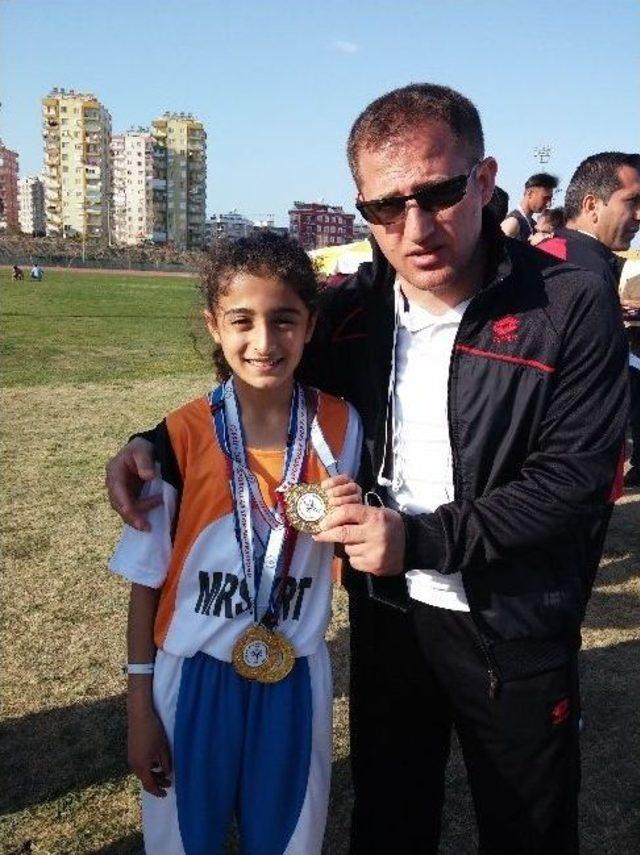 Özel Sporcular Yüzme Ve Atletizmde Madalyaları Topladı