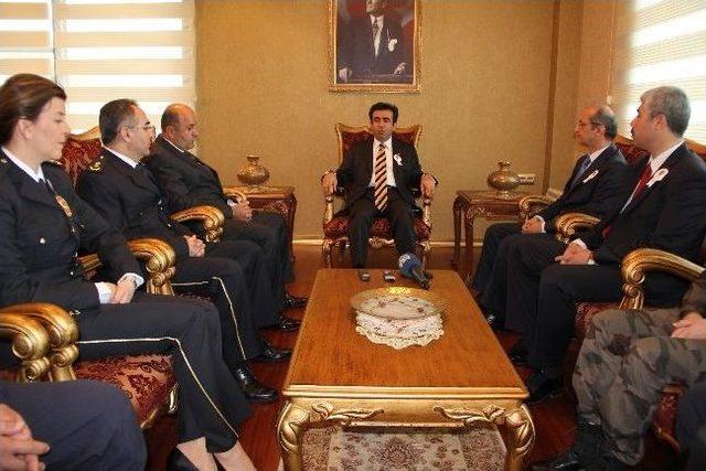 Mersin Emniyet M&uuml;d&uuml;r&uuml; Bahar Vali G&uuml;zeloğlu&rsquo;nu Ziyaret Etti 3