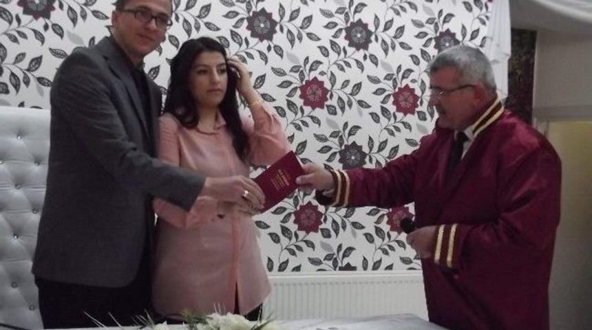 04.04.2014 G&uuml;n&uuml;nde 42 &Ccedil;ift Mutluluk İ&ccedil;in &lsquo;evet&rsquo; Dedi