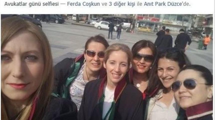 D&uuml;zceli Avukatlardan Selfie Pozu