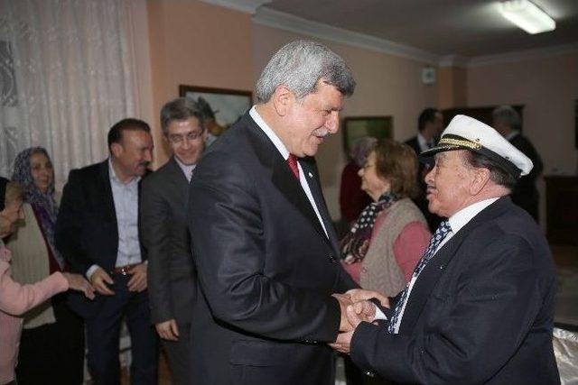 Başkanlardan Huzurevi&rsquo;ne Ziyaret 1