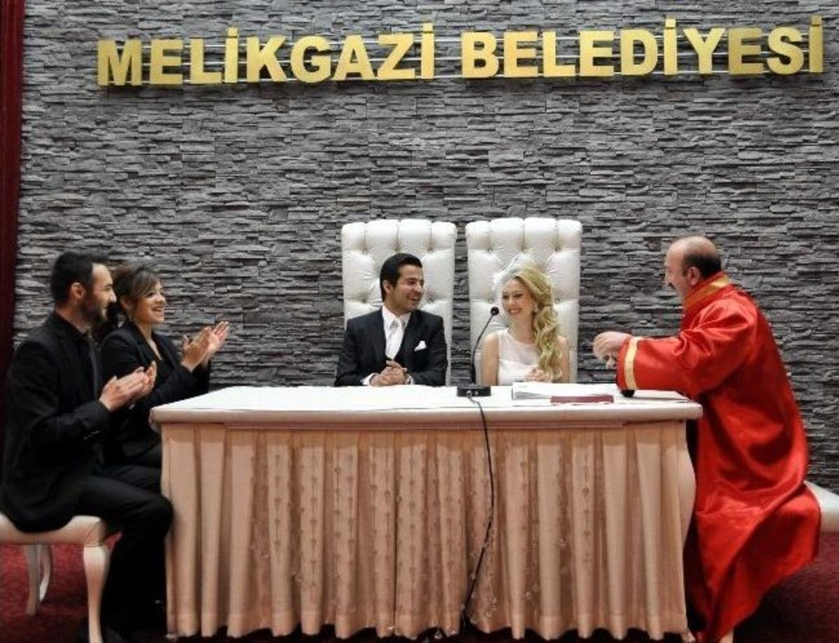 '04.04.2014' &Ccedil;ılgınlığı