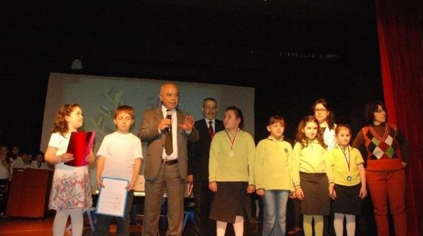 En &Ccedil;ok Kitap Okuyanlara Madalya