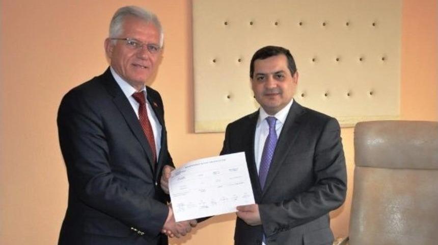 G&ouml;reme Belediye Başkanı Cingil Mazbatasını Aldı