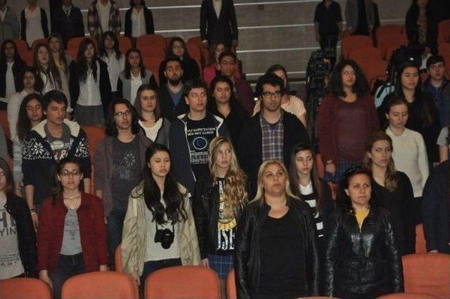 Yeni Medya Ege Üniversitesi'nde Tartışıldı